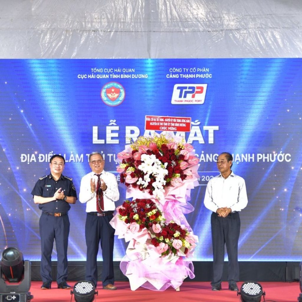 Lễ ra măt địa điêm làm thủ tục hải quan