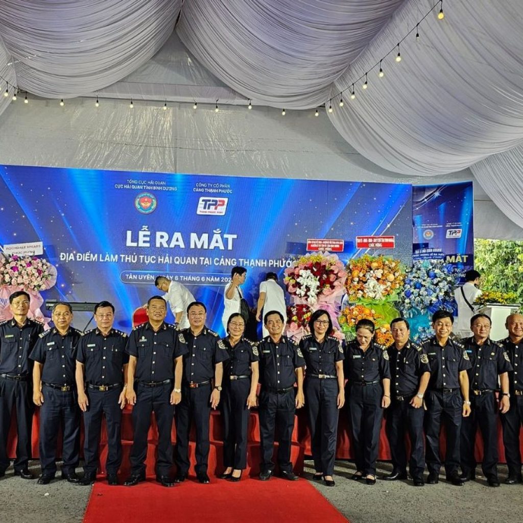 Lễ ra măt địa điêm làm thủ tục hải quan